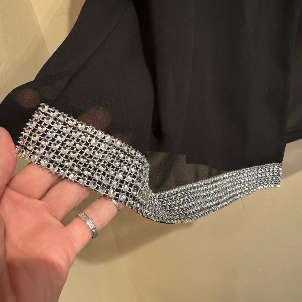 Hosanna Design Chic Black Short-Sleeve Open Cardigan with Silver Sparkle Trim - Picture 5 of 6